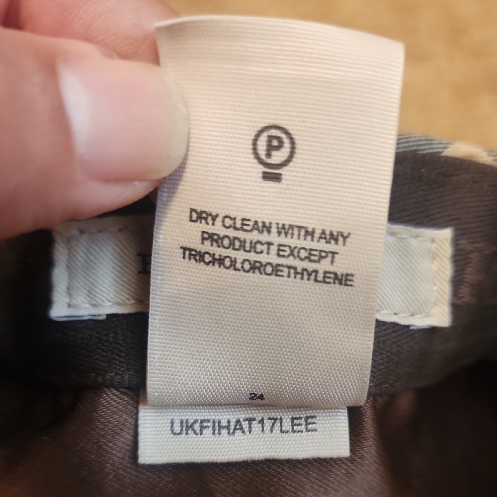 Burberry Newsboy Cap - Picture 11 of 11